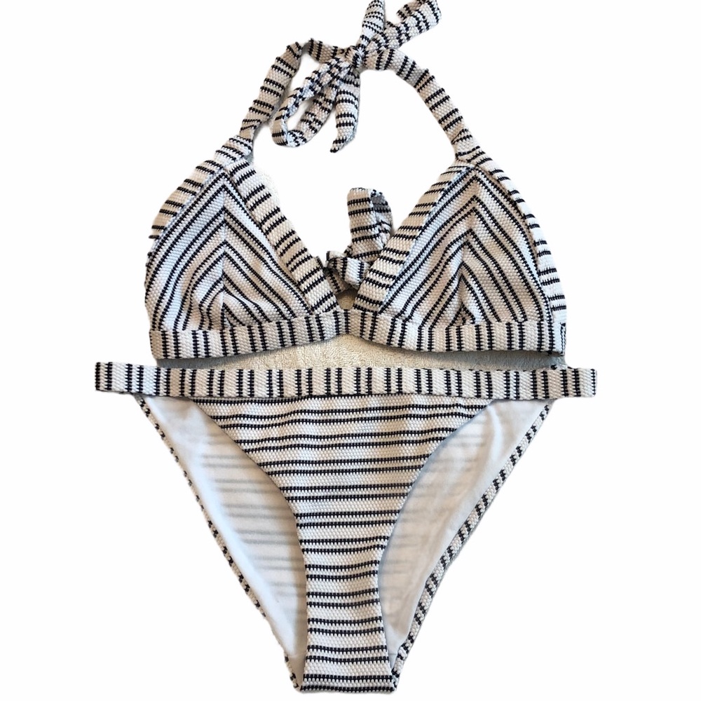 Accessorize bikini top size 8 bottoms size 4